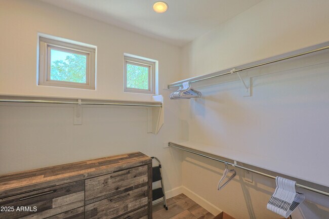 Building Photo - 2462 W Turtle Hill Dr