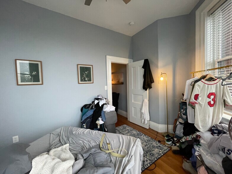 Building Photo - 456 Beacon St