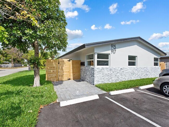 Primary Photo - 915 NE 9th St