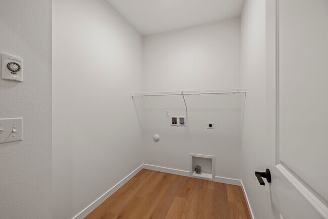 Building Photo - 854 Prospector Pl