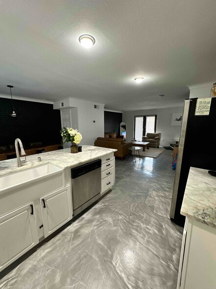 Building Photo - 10109 Regal Park Ln