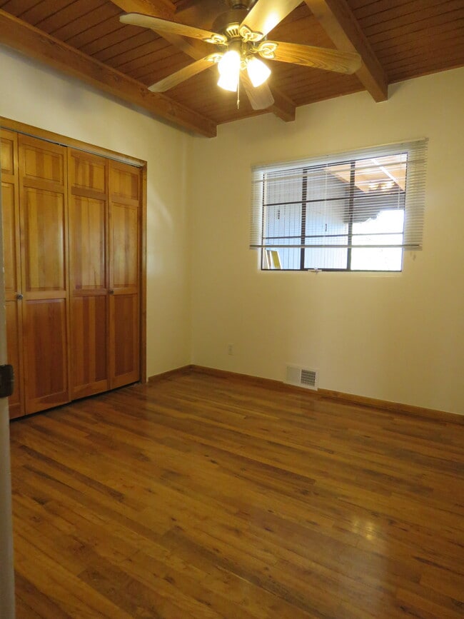 Second bedroom - 103 El Alamo St