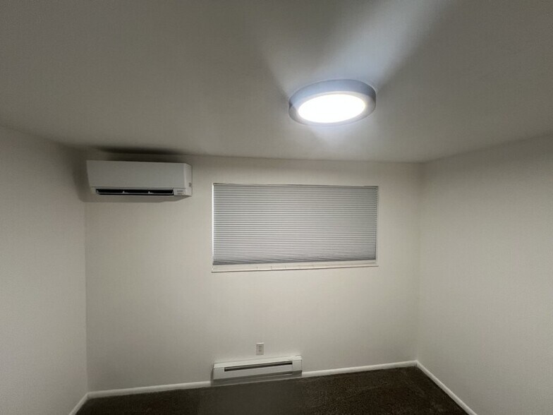 Building Photo - 5197 S 1900 W
