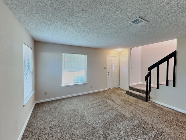 Building Photo - READY NOW! COME CHECK IT OUT!