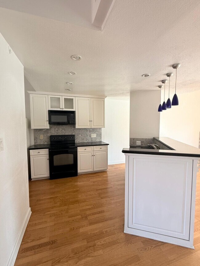 Building Photo - 8287 Sands Point Dr