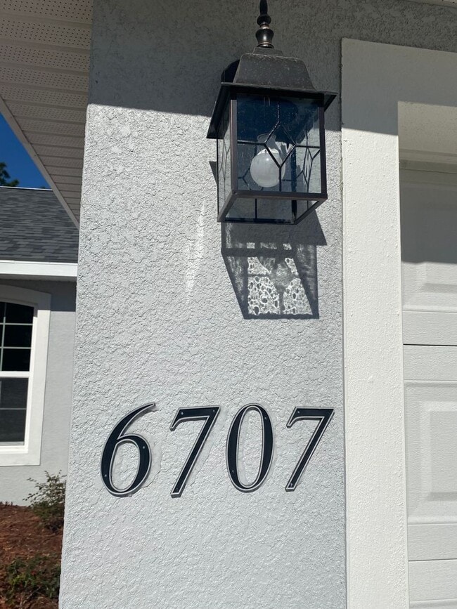Building Photo - Custom Home - Desirable SW Ocala Neighborh...