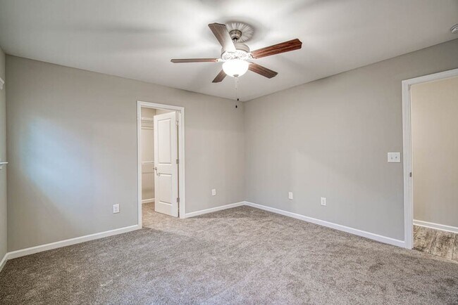 Building Photo - Craftsman Style Home in Greer
