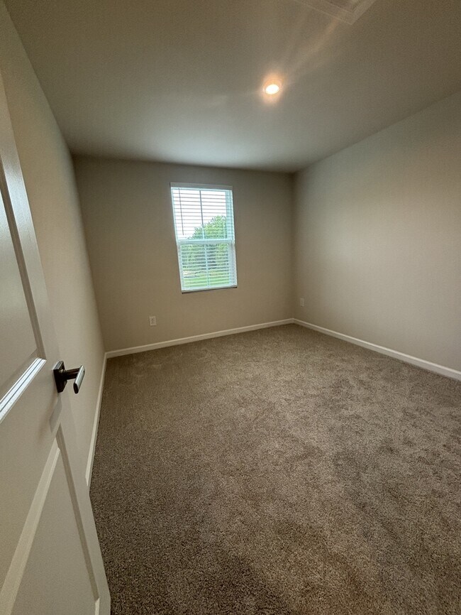 Building Photo - 282 N Coral Bells Wy