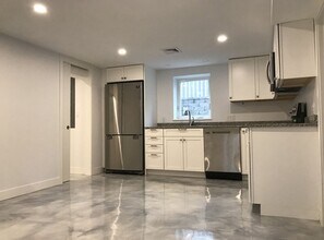 Building Photo - River Pied a Terre