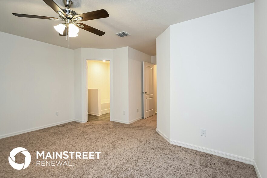 Building Photo - 2006 Maple Ln