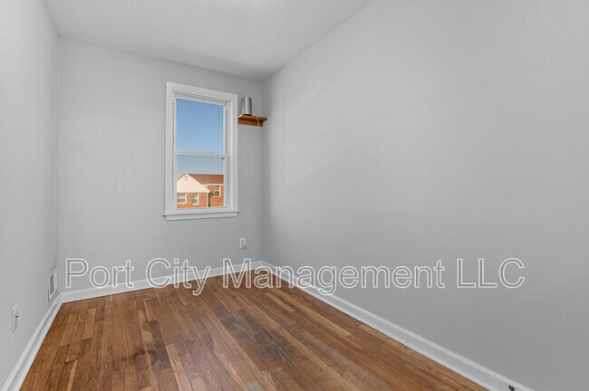 Building Photo - 944 Dalton Ave