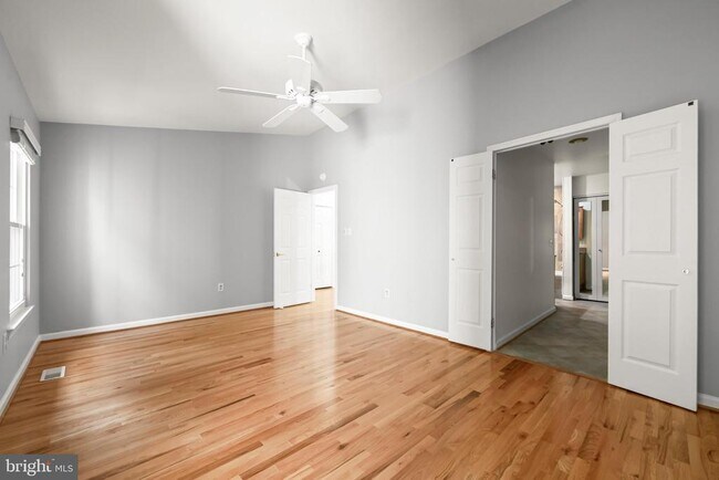 Building Photo - 25 Tivoli Lake Ct
