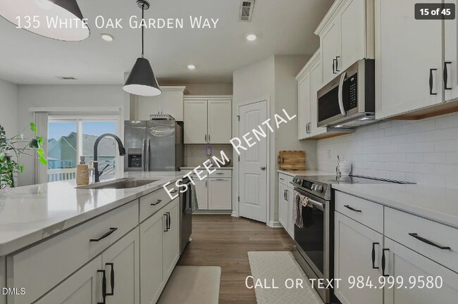 Building Photo - 135 White Oak Gdn Wy