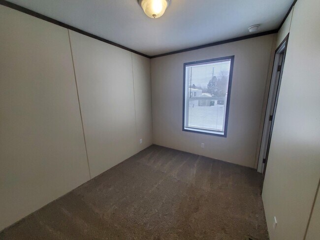 Building Photo - 27 Hummingbird Dr