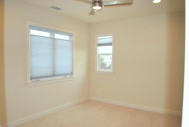 Building Photo - 3502 Cinnamon Ridge Rd