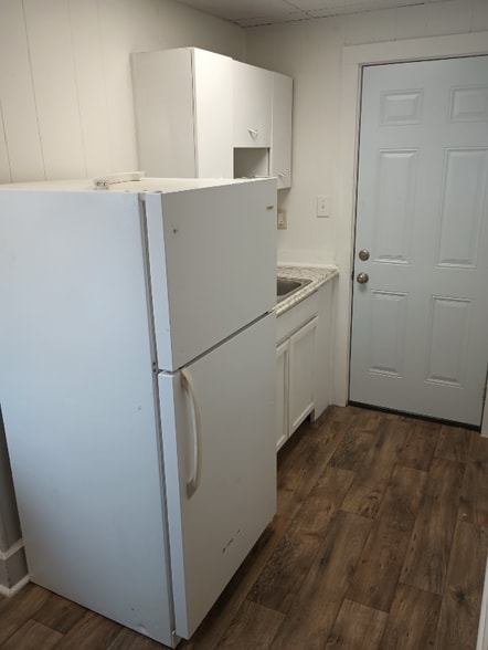 Building Photo - 713 adams