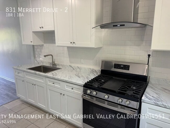 Building Photo - 831 Merrett Dr