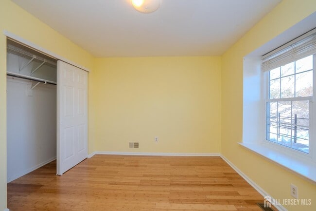 Building Photo - 42 Chicopee Dr