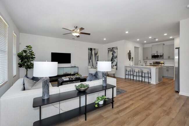 Building Photo - BRAND NEW 3 Bed 2.5 bathroom townhomes in Madison!