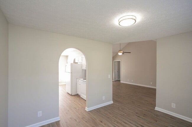 Building Photo - 112 Heritage Dr