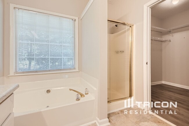 Building Photo - 115 Redspire Ln