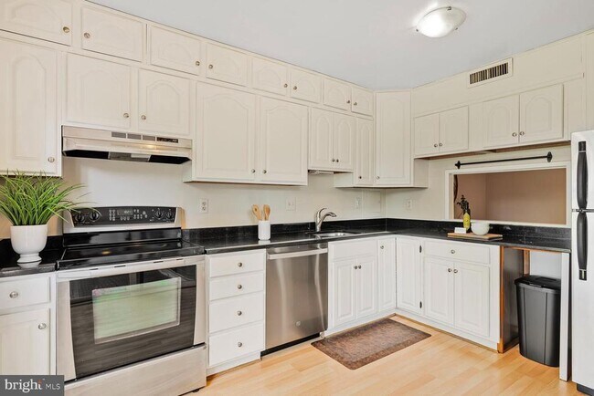 Building Photo - 106 Roberts Ln