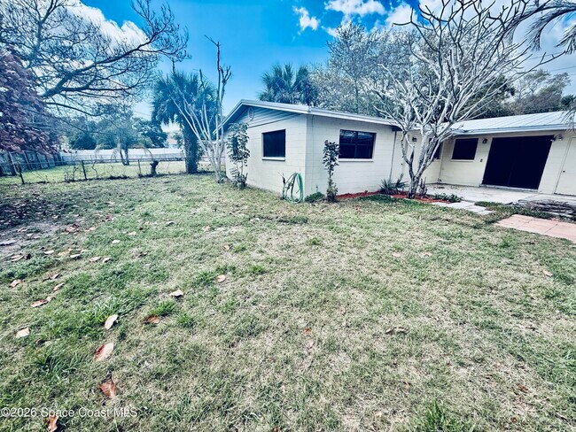 Building Photo - 410 S Tropical Trail