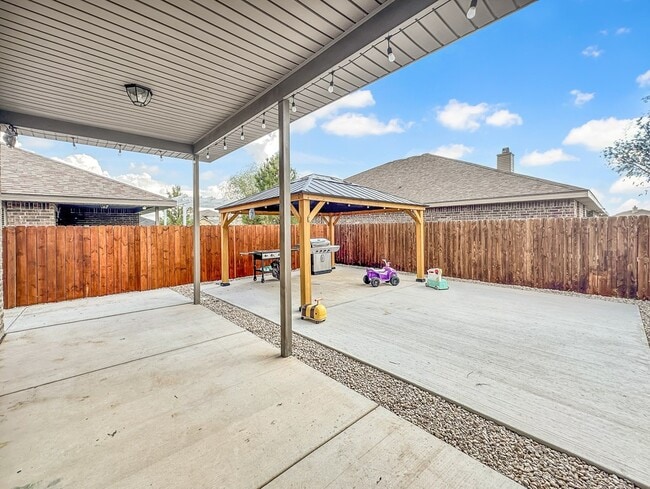 Building Photo - 9603 Mojave Ave