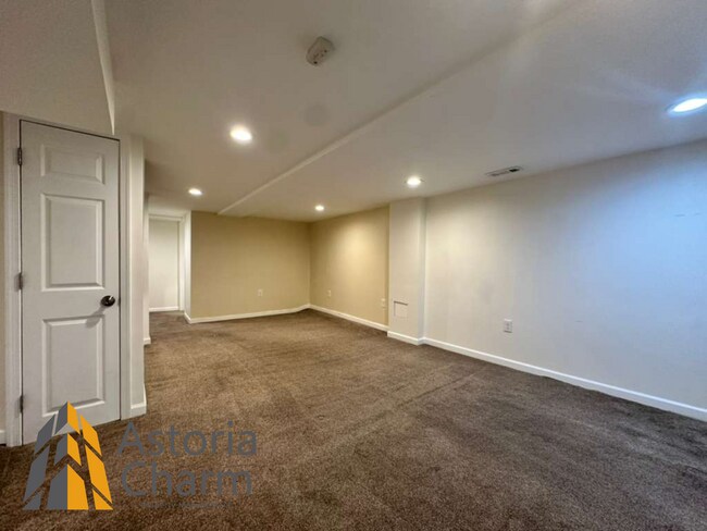 Building Photo - Spacious 3BR/2BA Home with Finished Baseme...