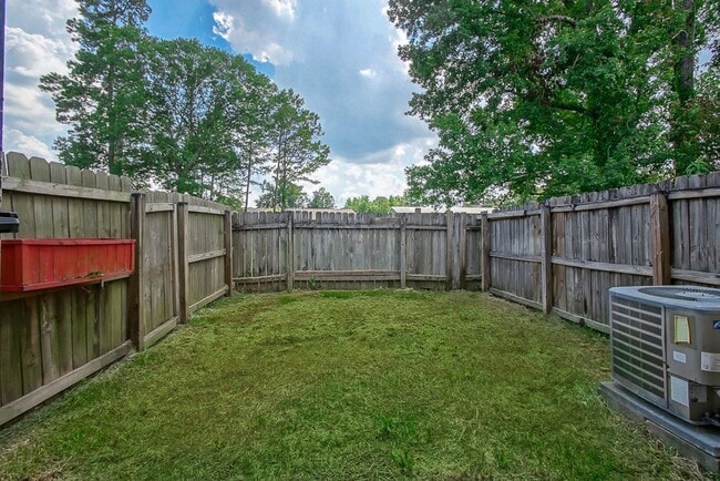 Building Photo - 13080 Burgess Ave