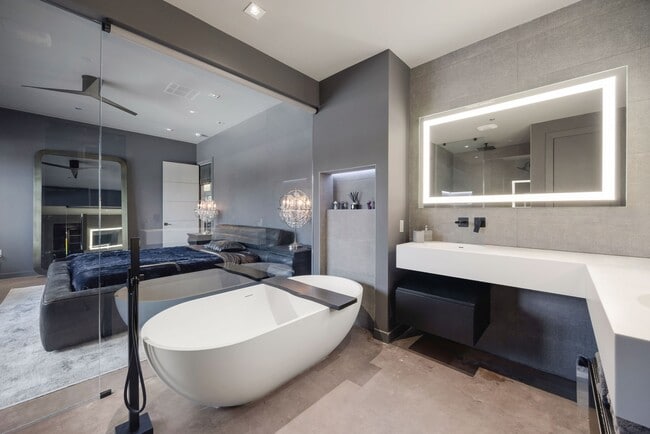 Building Photo - 908 White St