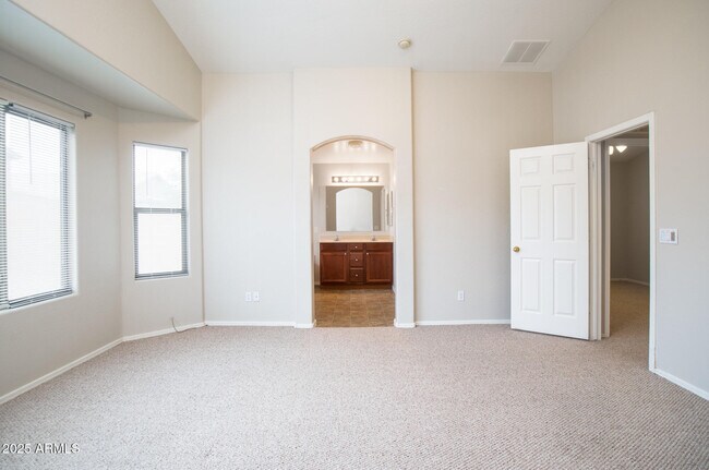 Building Photo - 3717 W Santa Cruz Ave
