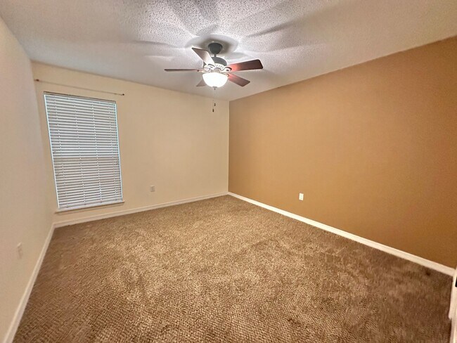 Building Photo - 4025 Lauren Ct