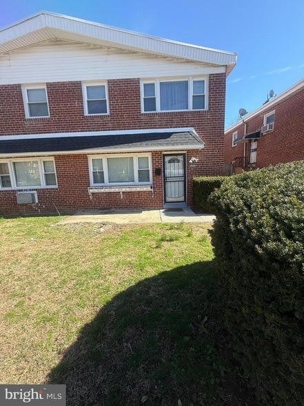 Building Photo - 1336 E Upsal St