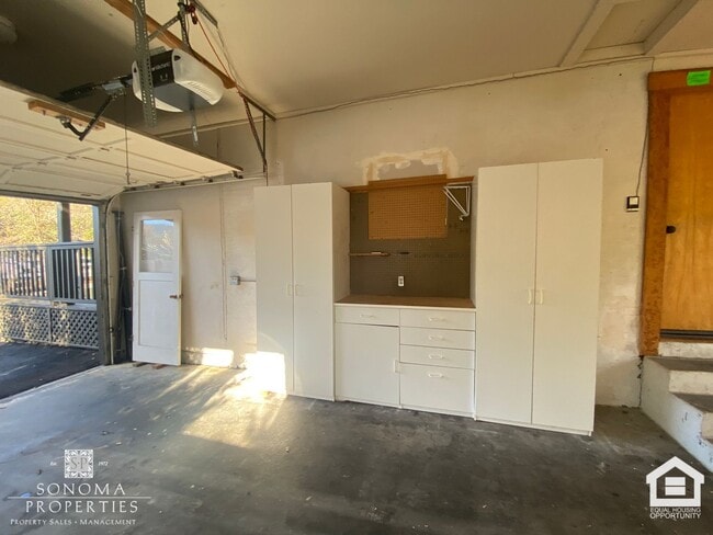 Building Photo - Updated 3bd+ Home In Glen Ellen