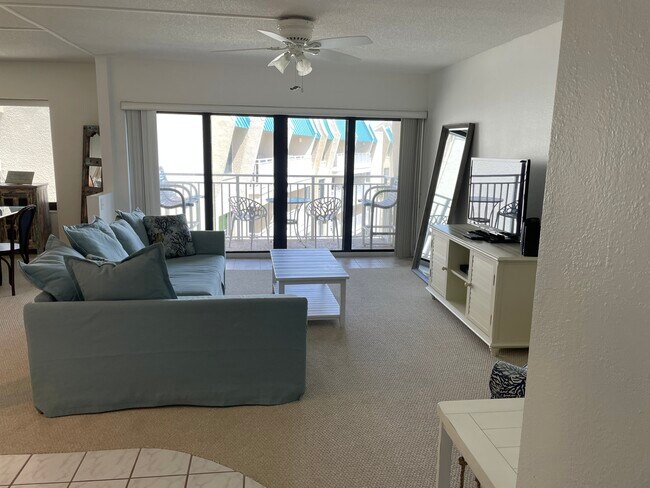 Living Room - 4501 S Atlantic Ave