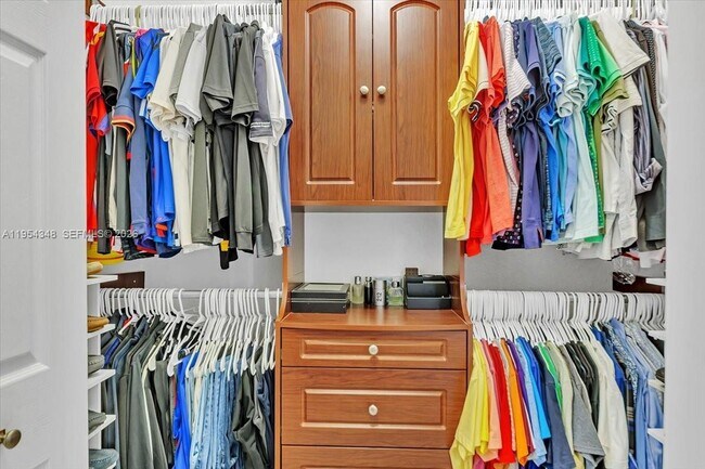 Building Photo - 773 SW 120th Ave