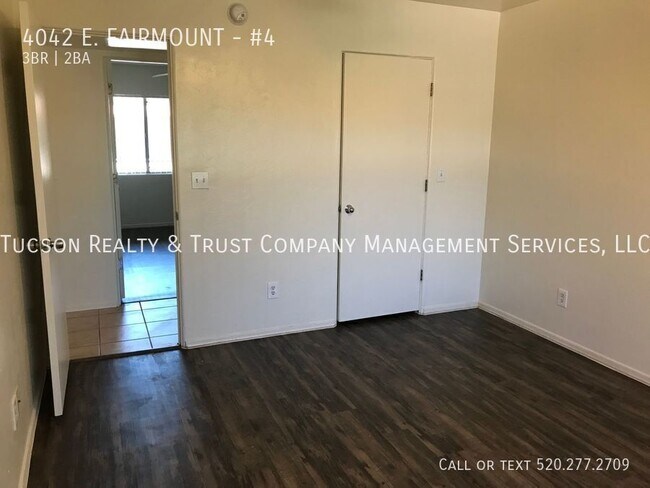 Building Photo - 4042 E. FAIRMOUNT-#4