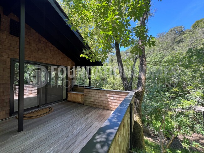 Building Photo - Picturesque 1BR/1BA Ross Cottage!  A/C! Al...