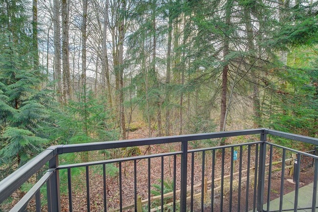 Building Photo - 2Bd/1.75Ba Issaquah Townhouse