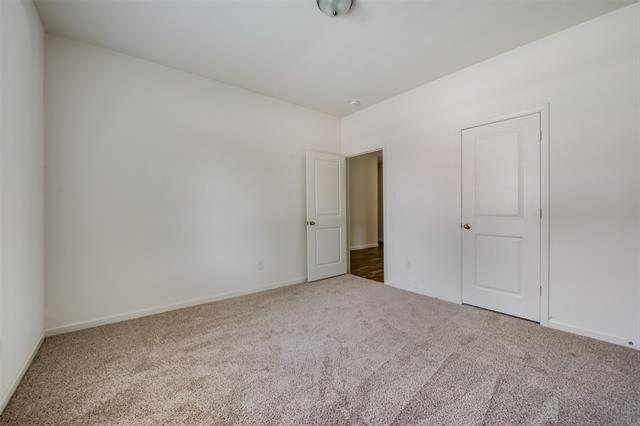 Building Photo - 425 Waterline Dr