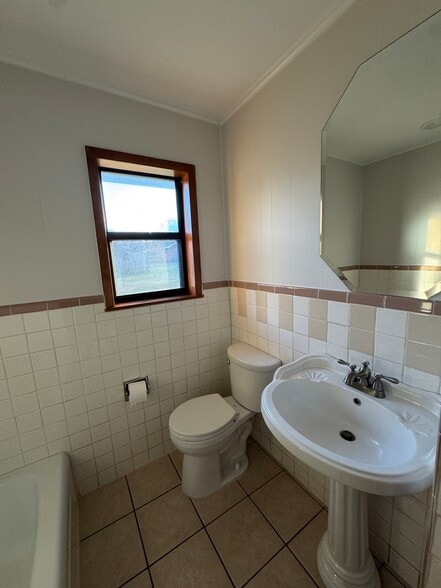 Bathroom #2 - 903 Corinth Rd