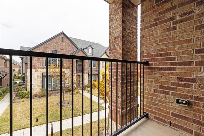 Building Photo - 4646 Rhett Ln