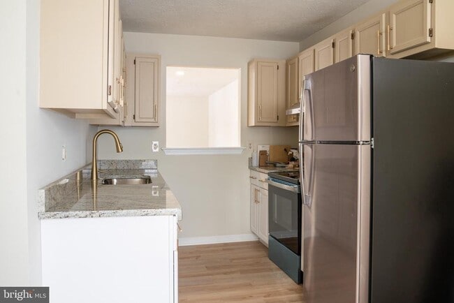 Building Photo - 106 Gateway Dr