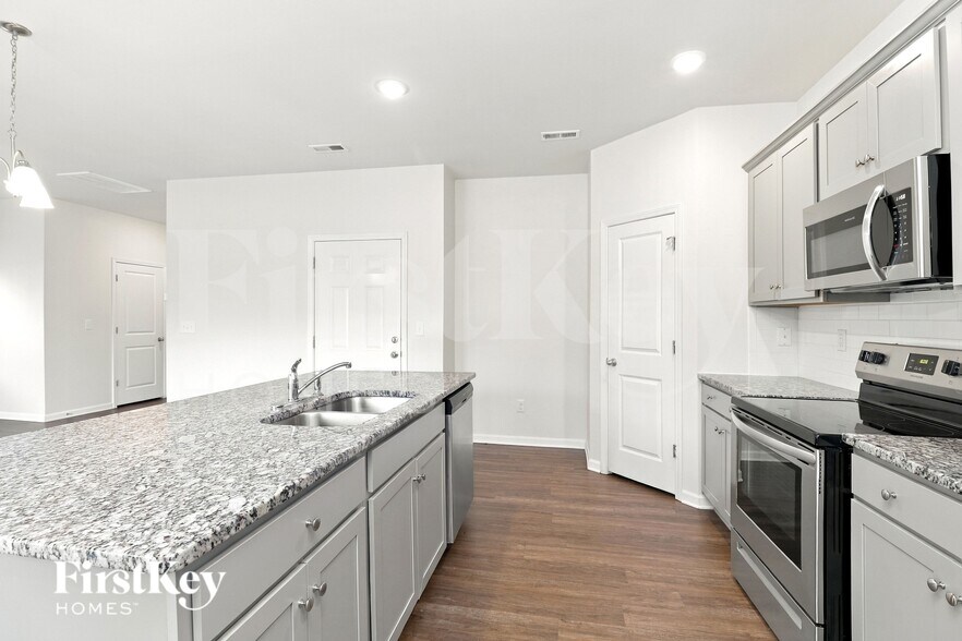 Building Photo - 5435 Cobblestone Glen Dr