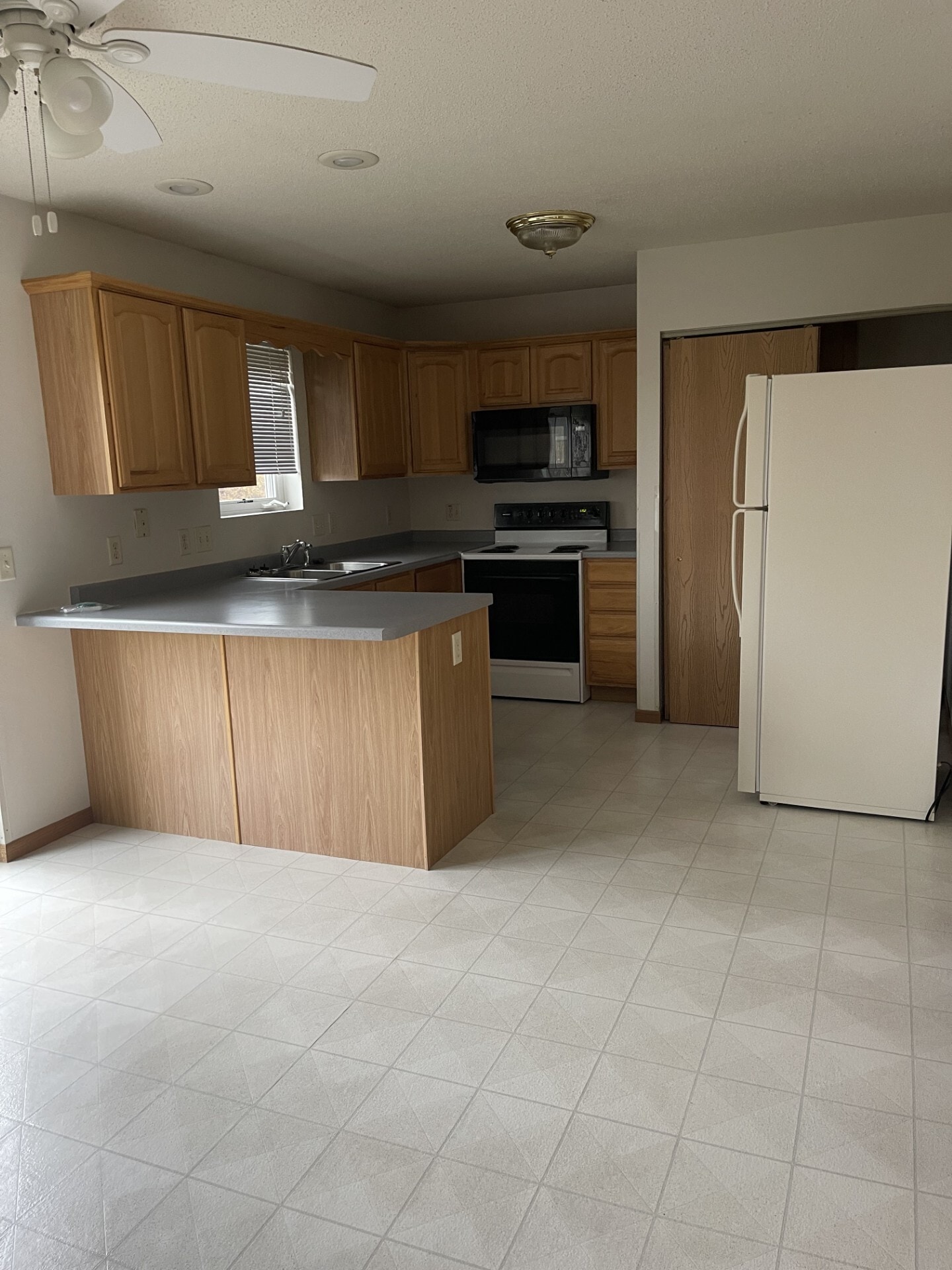 Building Photo - 10514 Gull Point Rd