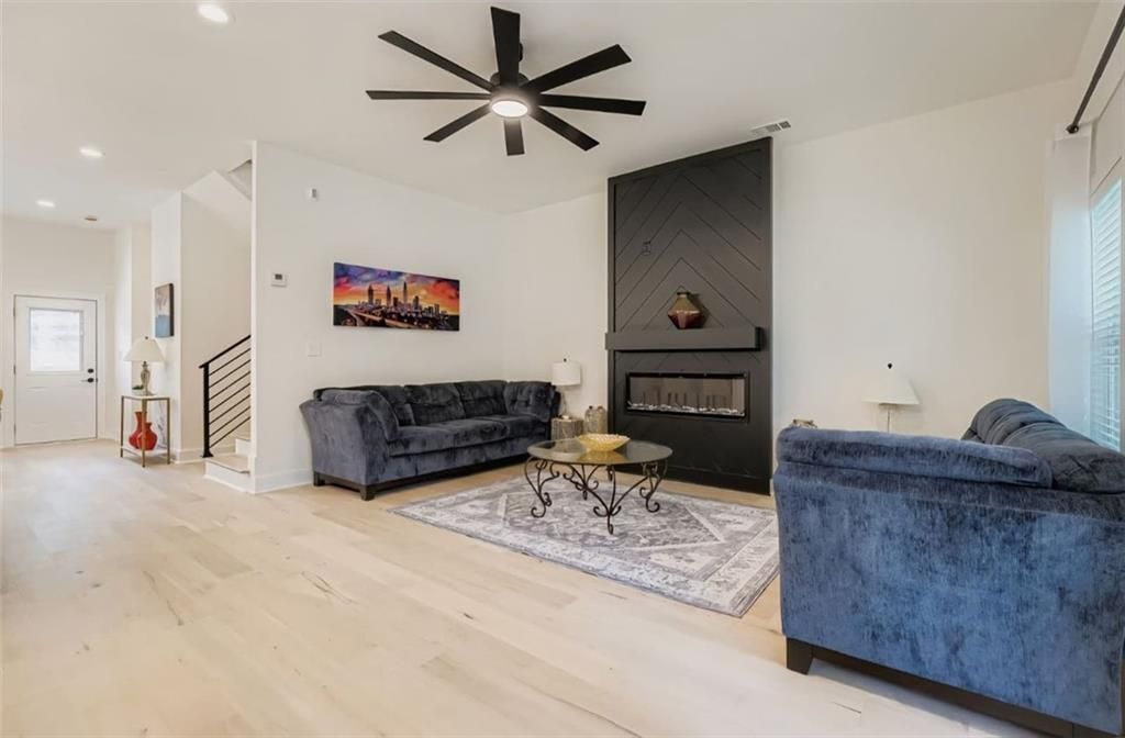 Building Photo - 854 Smith St SW