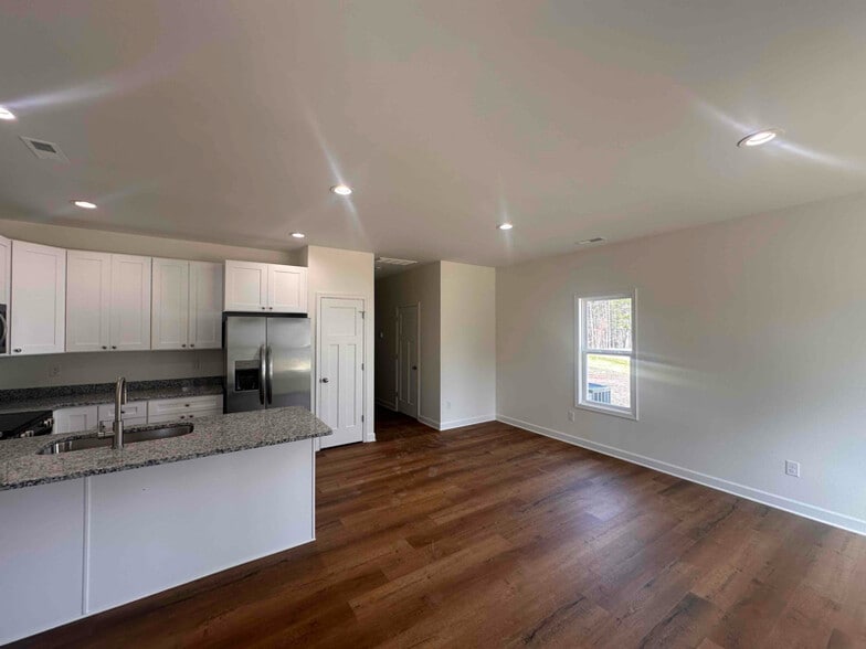 Building Photo - 2822 Fay Jones Rd