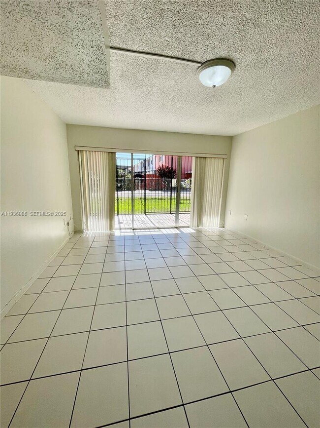 Building Photo - 245 NW 109th Ave