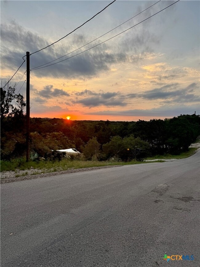 Building Photo - 1200 Willow Dr